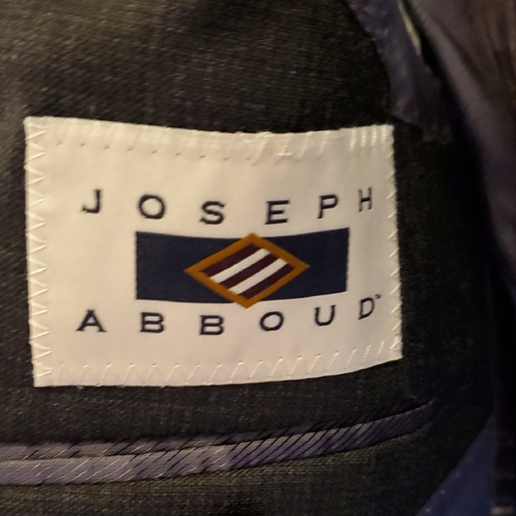 Joseph Abboud Dark Gray Suit Set - Picture 4 of 6